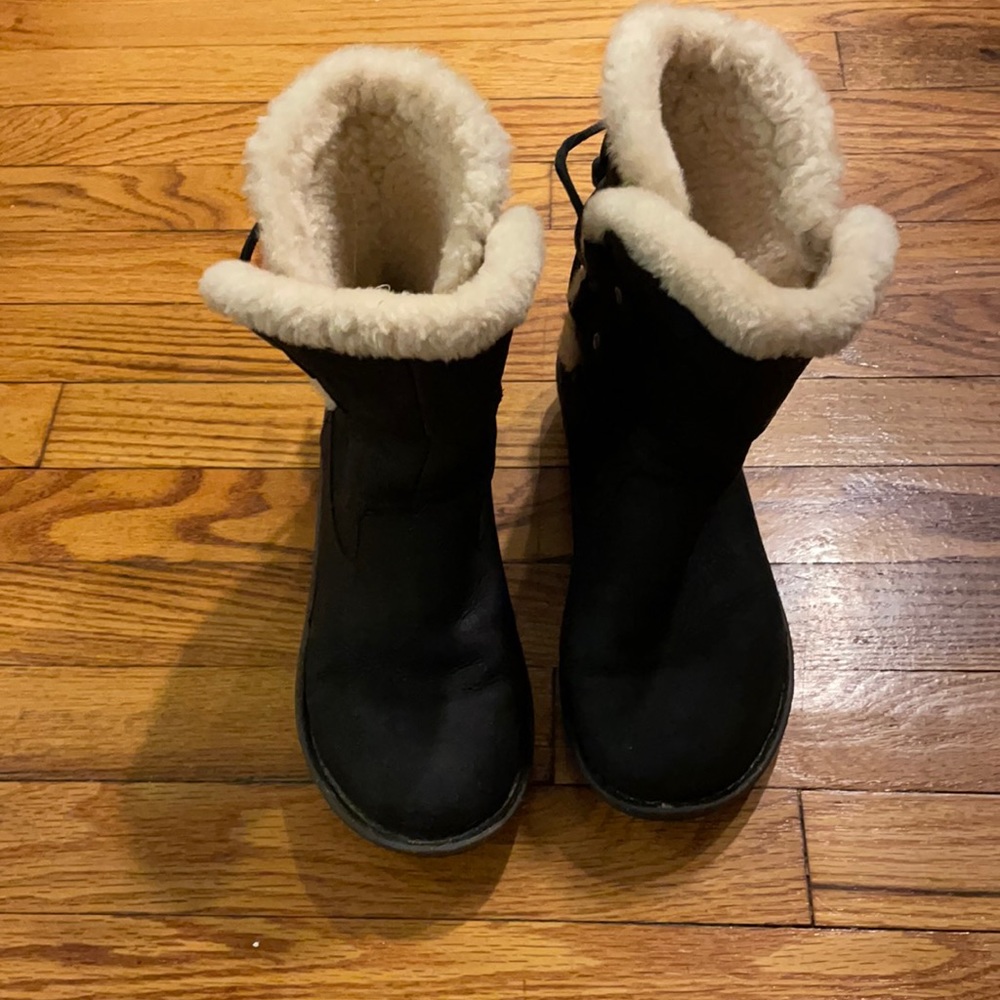 Ugg's boots size 9